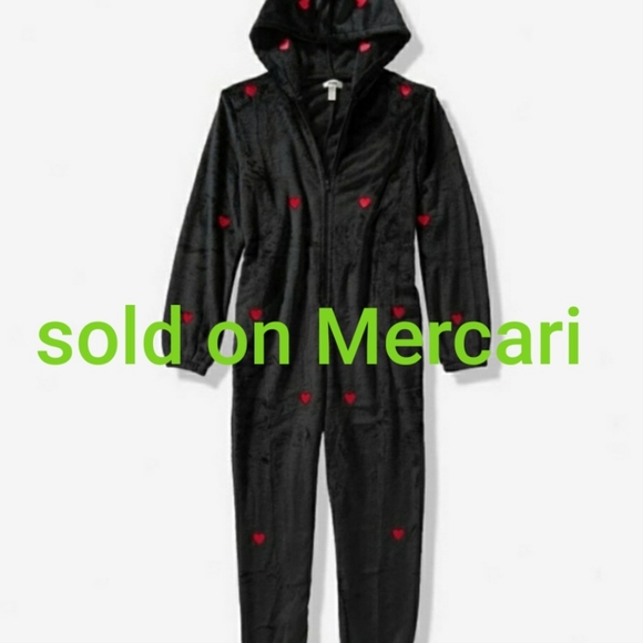 PINK Victoria's Secret Other - 💥Sold💥Victoria's secret pink onesie and slippers